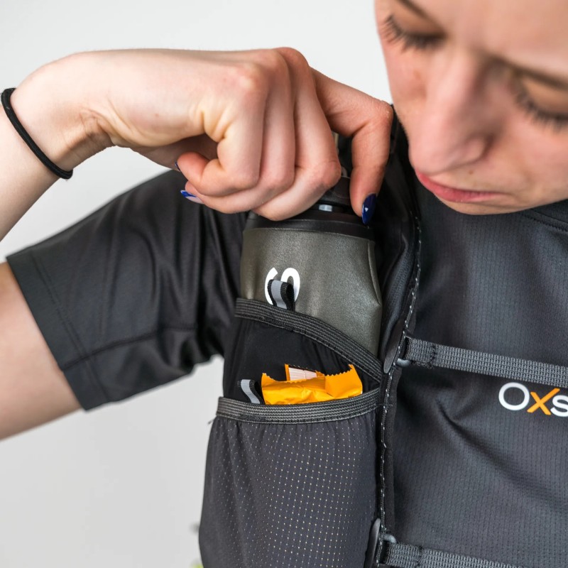 Le sac d’hydratation Spectre 12 est conçu pour les sportifs et les passionnés d’activités outdoor qui recherchent un équipement