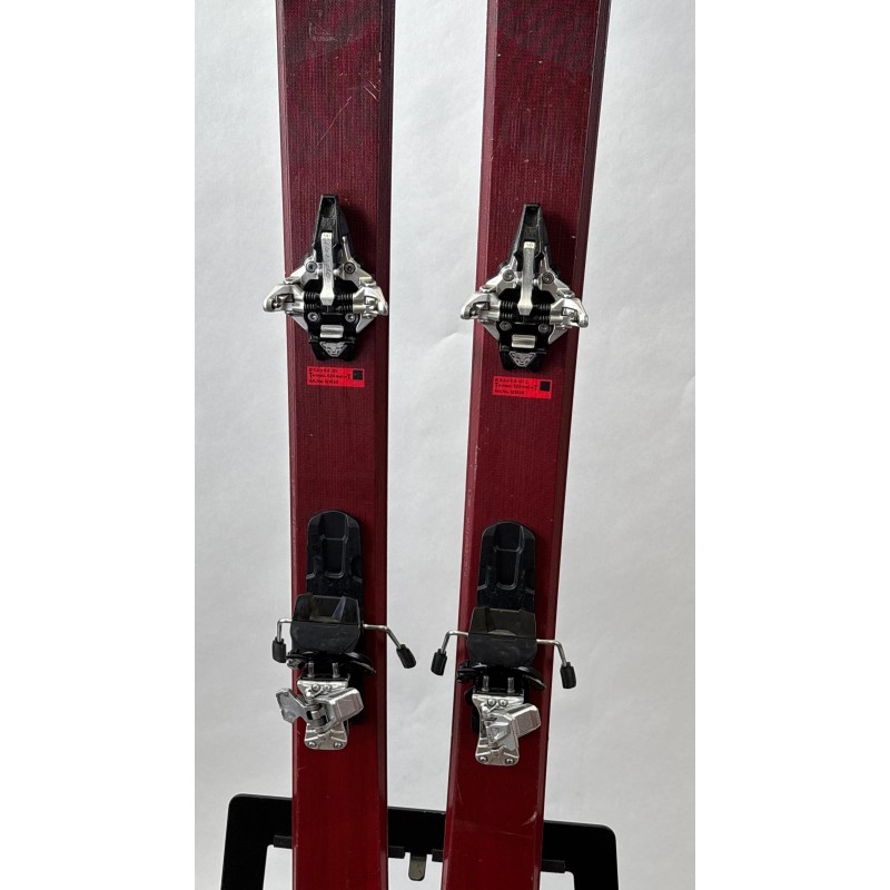 Rise 84 + Radical + Peaux | ski Piste adulte d'occasion