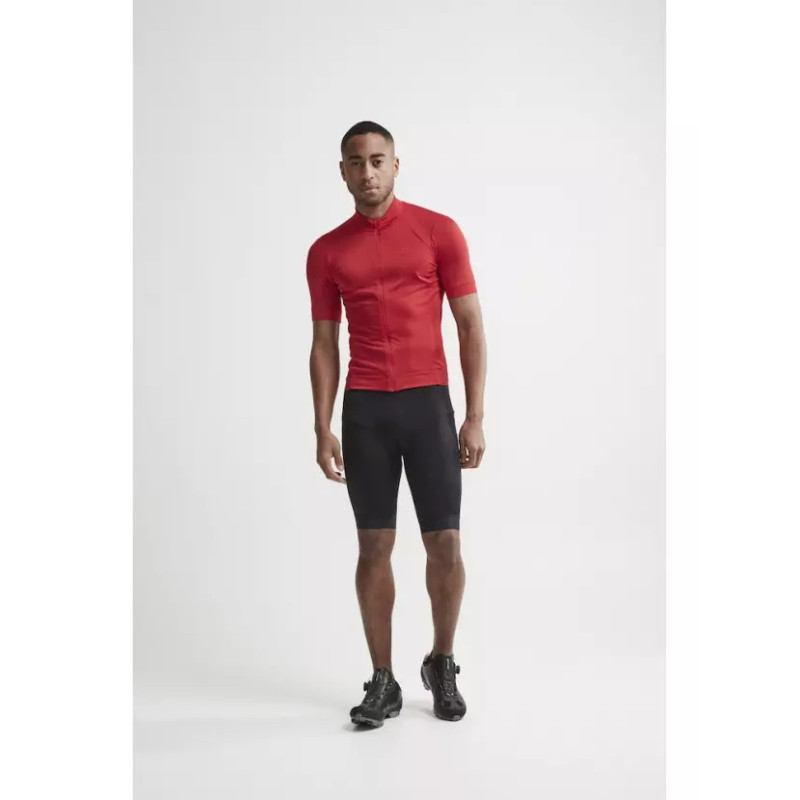 Essence Shorts M